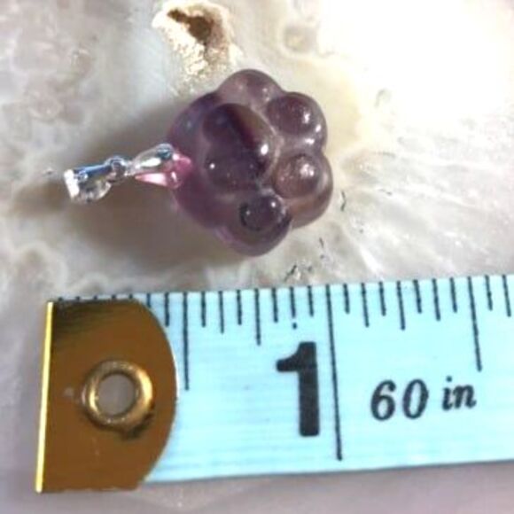 Fluorite Paw Carving Pendant -Random 1ea - Picture 4 of 4